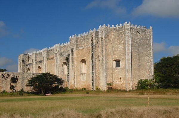 Santa Clara de Asís, exterior nave & apse - Dzidzantún, Yucatán