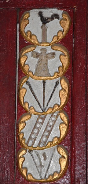 San Antonio, nave Señor de Esquipulas altar, Passion symbols (right) - Ticul, Yucatán
