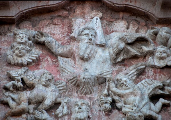 La Transfiguración de Cristo, façade, main portal relief detail - La Transfiguración de Cristo