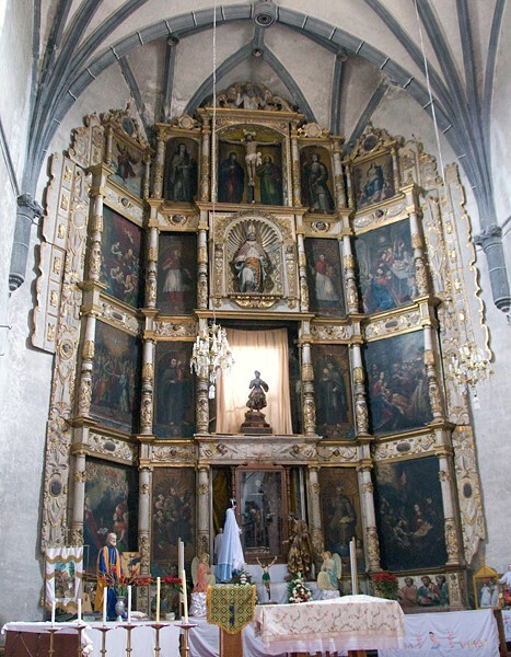 High altr - San Martín, nave, cloister & convento