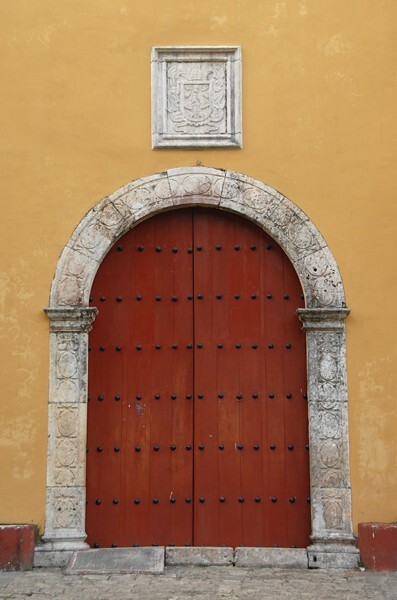 SS Pedro y Pablo, lateral door - Sotuta, Yucatán