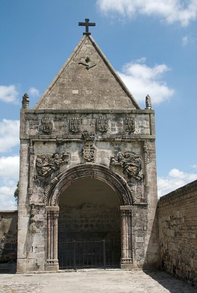 San Miguel Arcángel, NE posa, S façade - San Miguel Arcángel, capilla posas