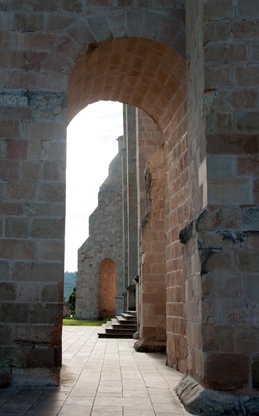 Exterior N nave buttressing - Santo Domingo (exterior)