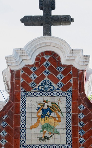 West atrial gate azulejos & cross - El Carmen