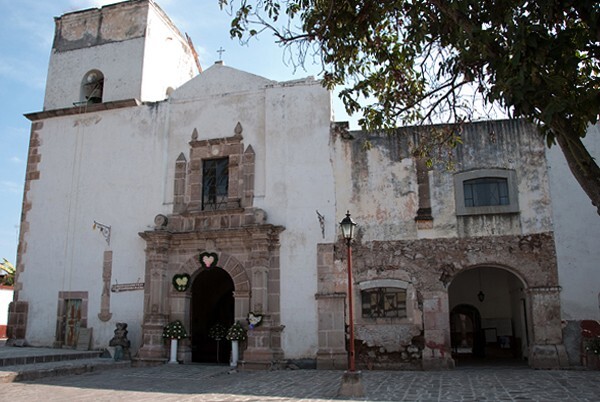 Façade, bell-tower & portería - San Nicolás de Tolentino