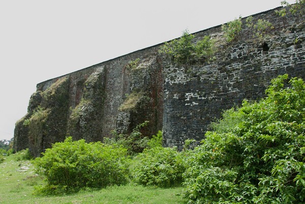 Exterior nave buttressing - Los Santos Reyes