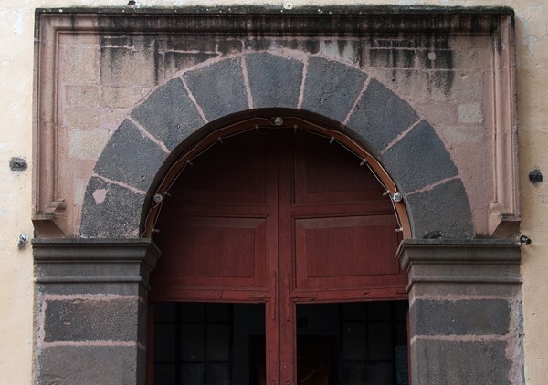 San Francisco, lateral door - Pátzcuaro, Michoacán