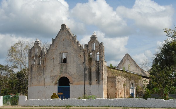 La Purísima Concepción, façade - Huayamax, Quintana Roo