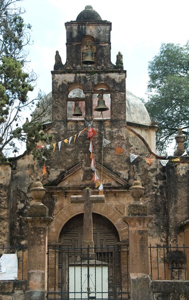Façade & cross - El Humilladero