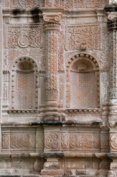Bottom tier, sculpture niches (left) - Façade