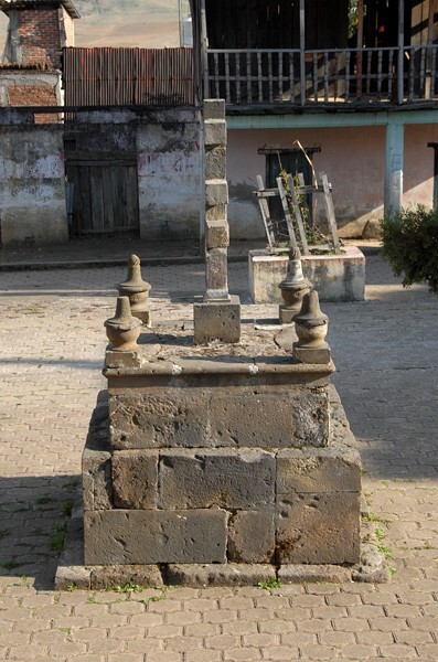 La Santa Cruz, atrial cross & stump - Tanaco, Michoacán