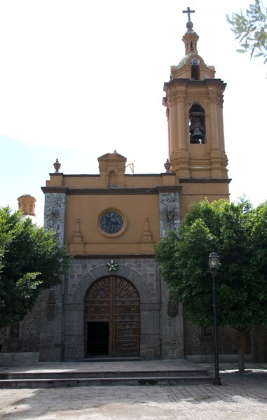 El Cristo Rey, façade & bell-tower - Tulpetlac, México