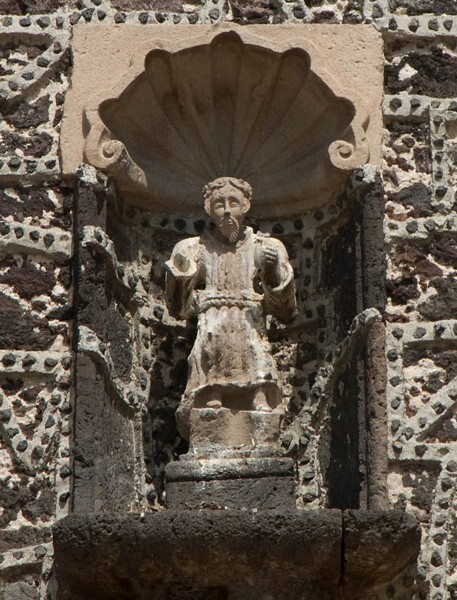 San Francisco, gable sculpture, St. Francis - San Francisco Cuautliquixca, México