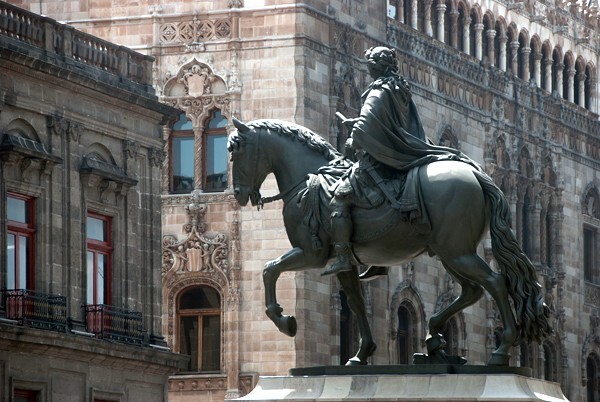 El Caballito - El Caballito & Palacio de Minería