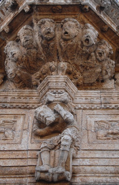 Casa de Montejo, façade portal architrave & balcony base with atlas - Casa de Montejo
