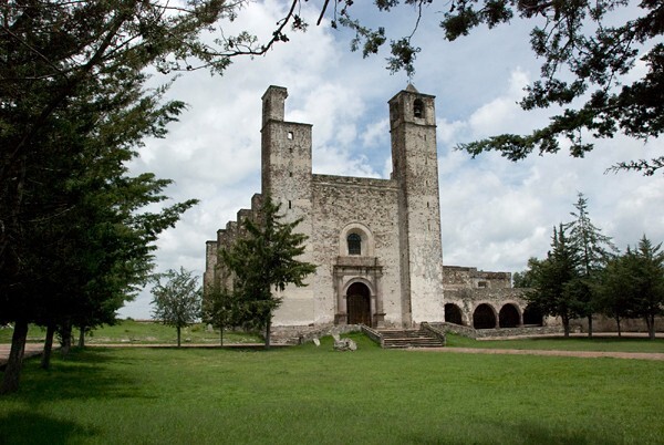 Façade & portería - San Juan Bautista, façade, portería, porciúcula door, cistern & atrial gate