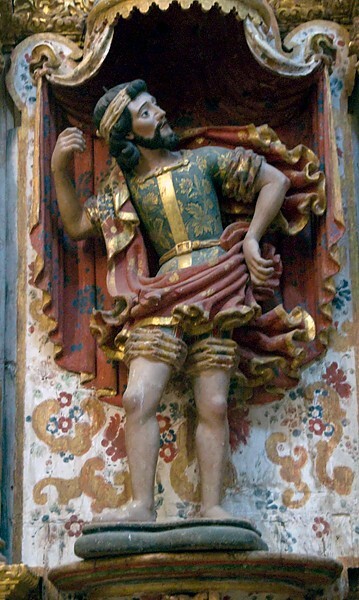 Lower tier (left) - nave La Pasión altar