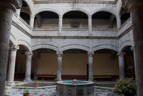 San Francisco, cloister & well - Tepeji del Río, Hidalgo