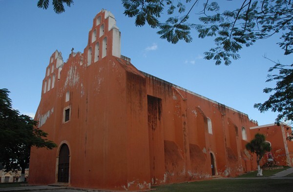 La Asunción, façade & exterior nave buttressing - Muna, Yucatán