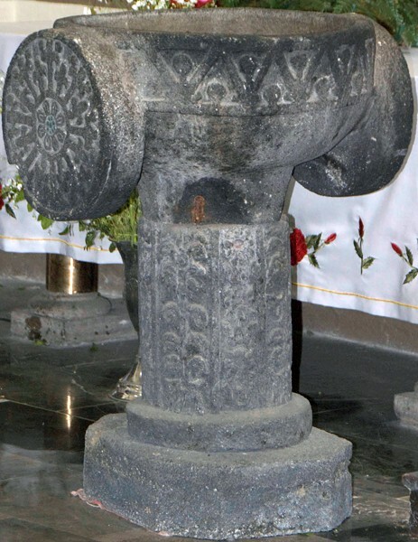 Santa Catarina de Alejandría, cuauhxicalli-baptismal font - Santa Catarina Ayotzingo, México