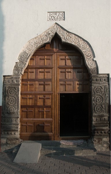 San Juan Bautista, façade portal - Teacalco, México