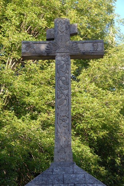Atrial cross, back - San Agustín