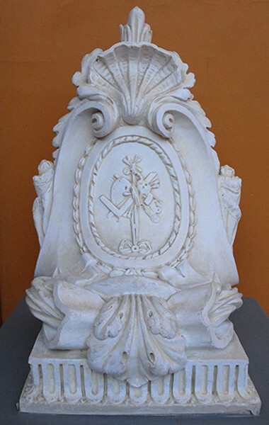 Rotunda, upper story, cornice - Palacio Buenavista (Museo de San Carlos)