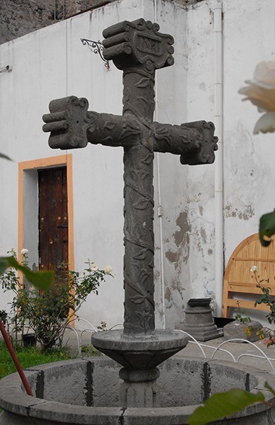 Patio cross - Nuestra Señora de los Remedios