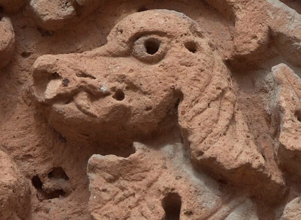 Façade archivolt detail - San Jerónimo