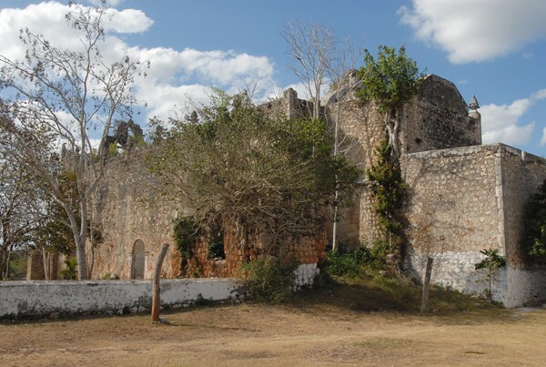 San Juan Bautista, apse - Tixhualahtún, Yucatán