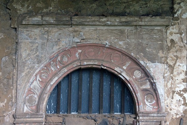 Cloister walk portal, archivolt - Santa Ana