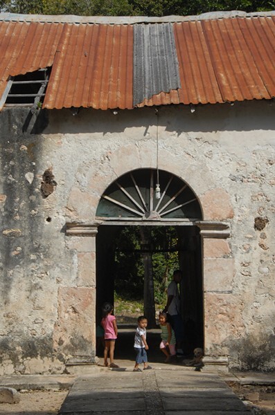 San Juan Bautista, lateral door - Xquerol, Quintana Roo