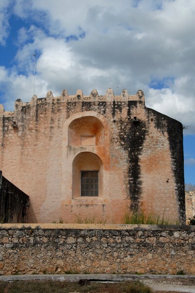 San Miguel Arcángel, apse - Maní, San Miguel Arcángel