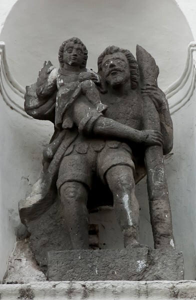 Façade, gable niche sculpture, St. Christopher - Ex-Hospital de Niños Expósitos