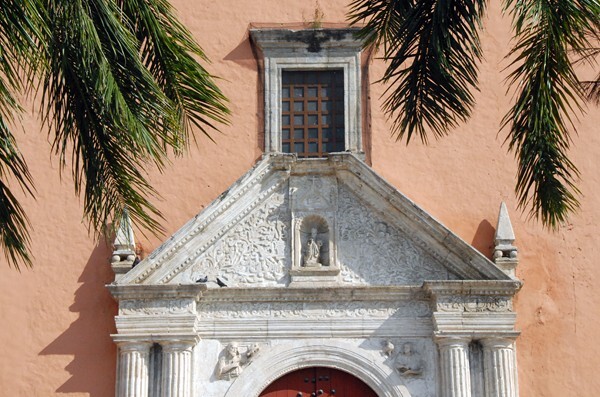 San Juan Bautista, façade portal, entablature & pediment - Motul, Yucatán