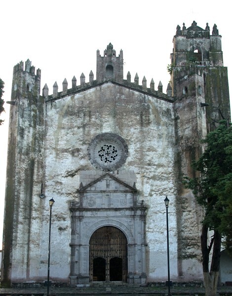 Façade & bell-tower - San Juan Bautista, façade, portería & posa chapels