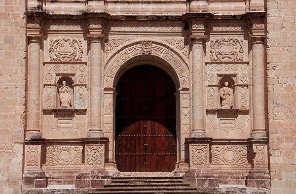 Façade, lower tier & portal - Façade & Capilla Abierta
