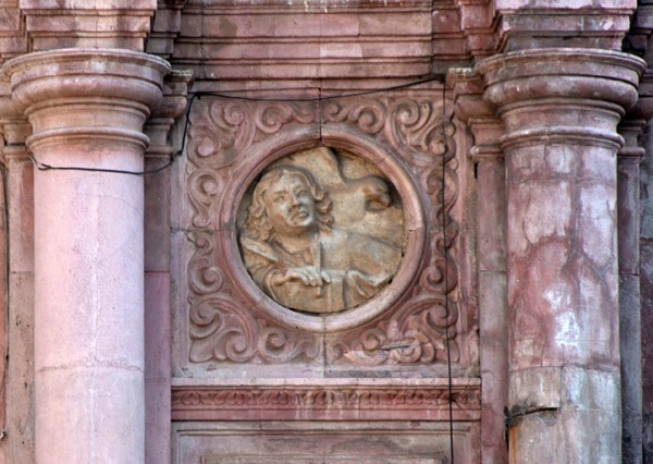 Façade, first tier roundel (right) - San Francisco (largely rebuilt)