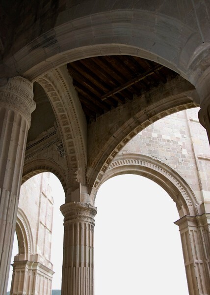 Capilla abierta, pillars, arches & beamed ceilingta6+ - Capilla abierta