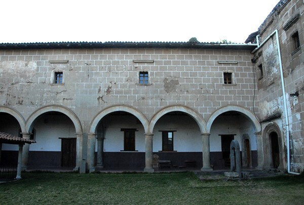 Convento, rear portería - San Agustín