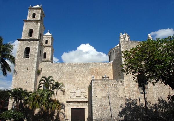 Bell-towers & lateral portal - La Tercera Orden
