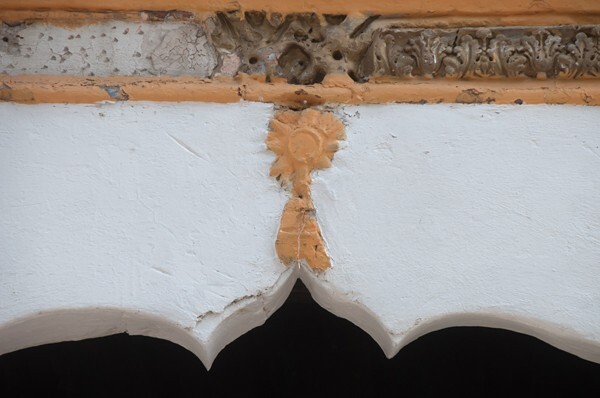 Santiago, façade, mixtilinear portal - Santiago Cuaula, Tlaxcala