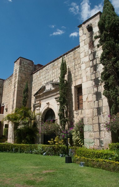 Santa Catalina de Sena, S nave portal & exterior buttressing - Santa Catalina de Sena