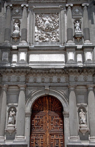Façade, main portal & central central - Catedral de La Asunción