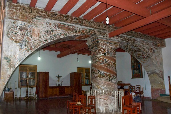 Sacristy arch, pillar & murals - La Merced, sacristy arch, pillar & murals