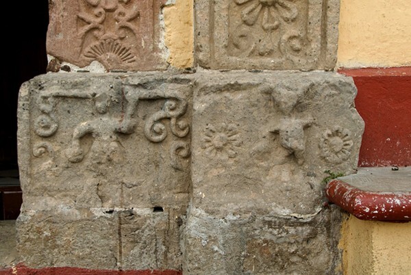 San Jerónimo, façade portal, right pilasters bases - Amanalco de Becerra, México
