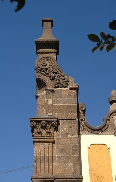 Hospital de Nuestra Señora del Refugio, main portal finial - Tlaquepaque, Jalisco