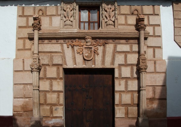 Main portal & window - Casa de la Sirena
