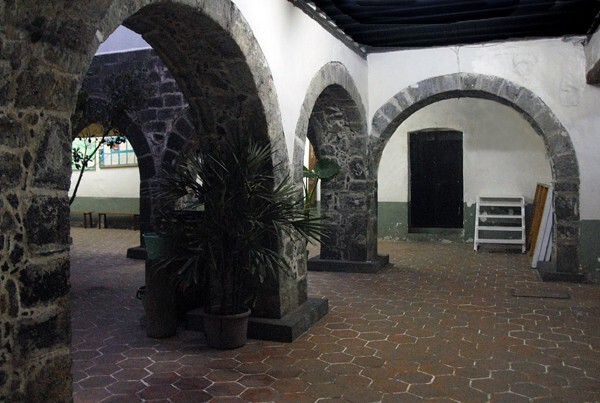 San Antonio, lower cloister walk - San Antonio Tecomitl, México