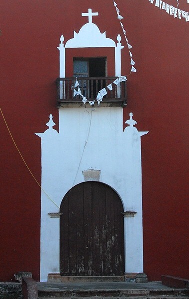 La Transfiguración, façade portal - Façade, porterías, high altar & baptismal font